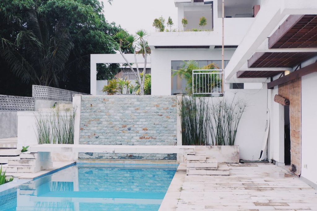 Decoración exteriores piscina