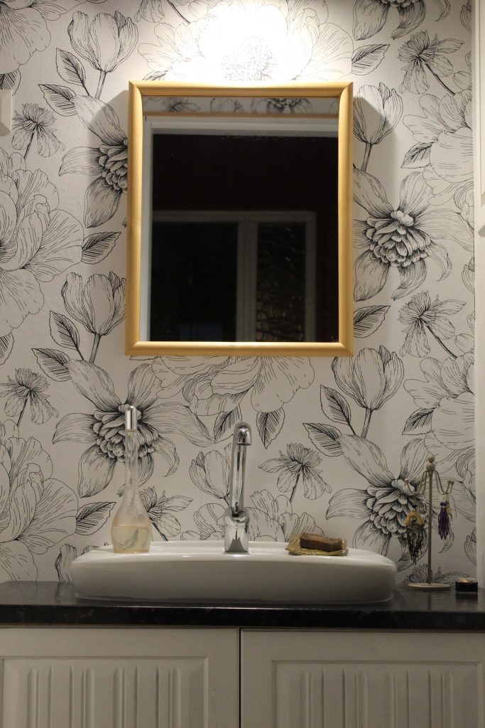 Papel pintado para baños, la tendencia para crear baños originales