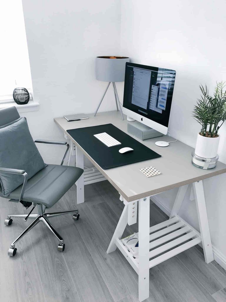 5 consejos para crear tu rincón de trabajo en el salón
