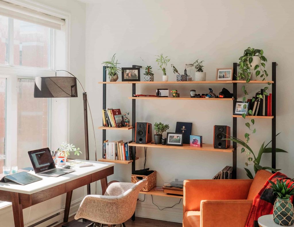 5 consejos para crear tu rincón de trabajo en el salón